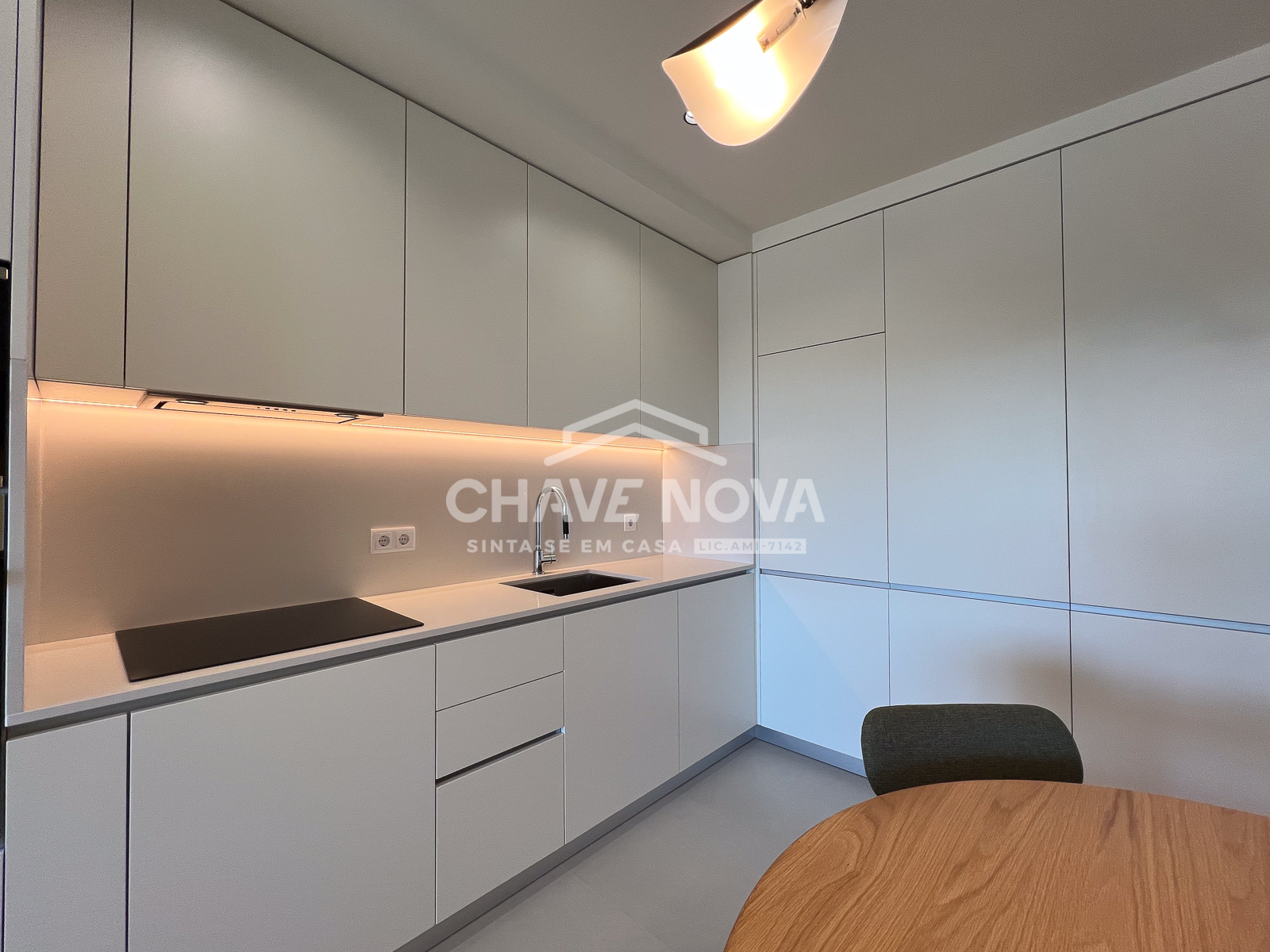 Cozinha com iluminação LED